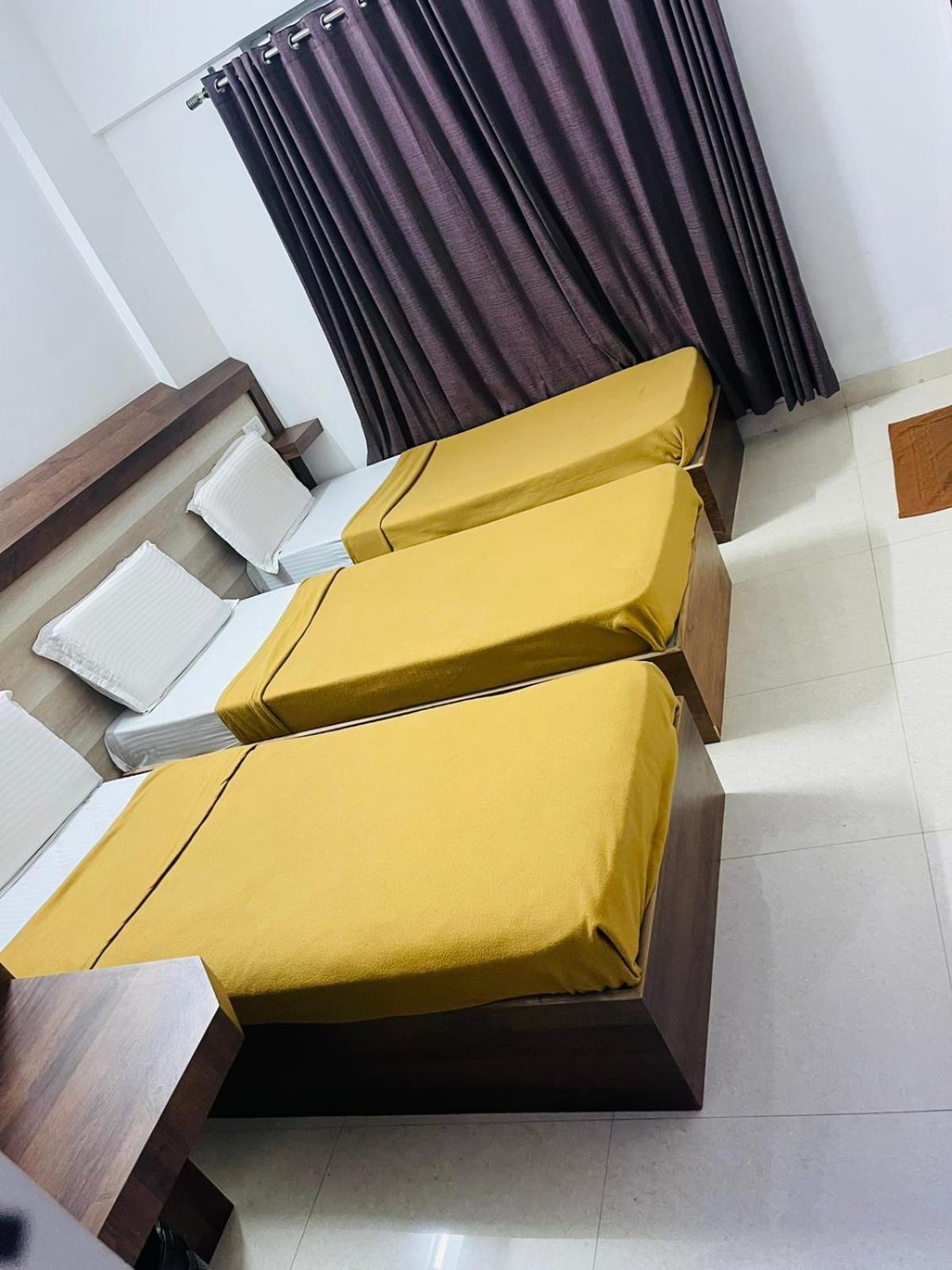 B Six Hotel Бангалор Екстериор снимка