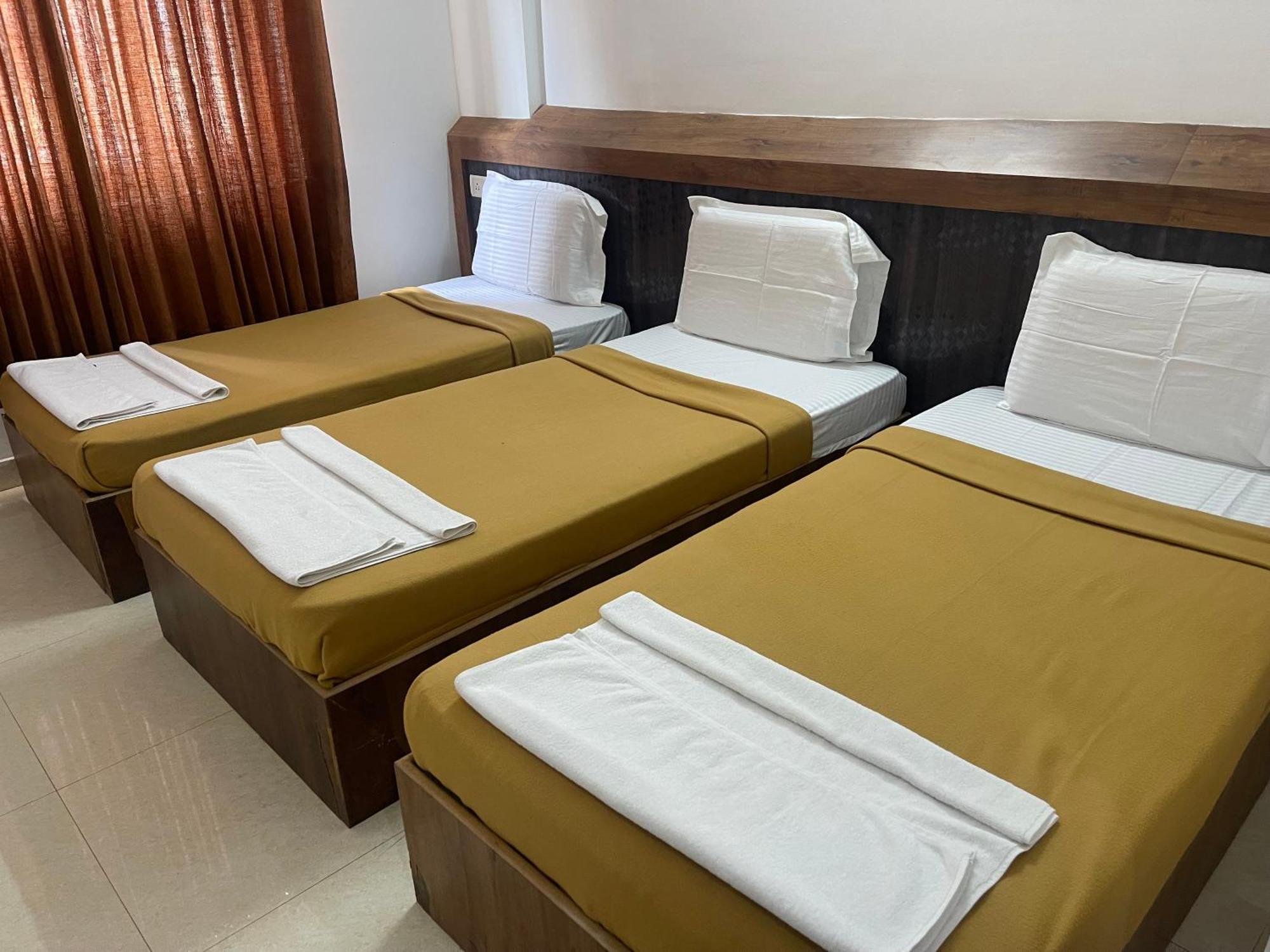 B Six Hotel Бангалор Екстериор снимка